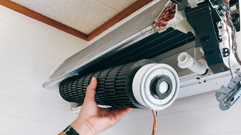 エアコンクリーニング養生・分解作業